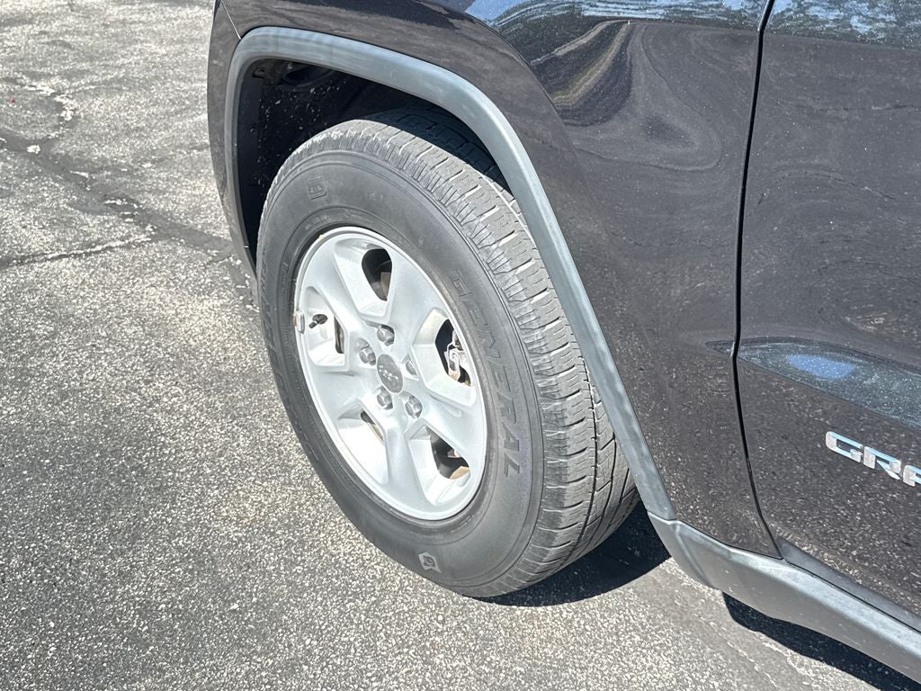 2016 Jeep Grand Cherokee Laredo 4WD Near Milwaukee WI