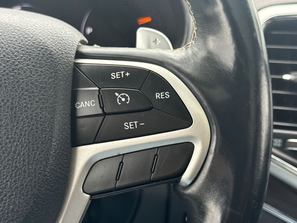 2014 Jeep Grand Cherokee Overland 4WD Near Milwaukee WI
