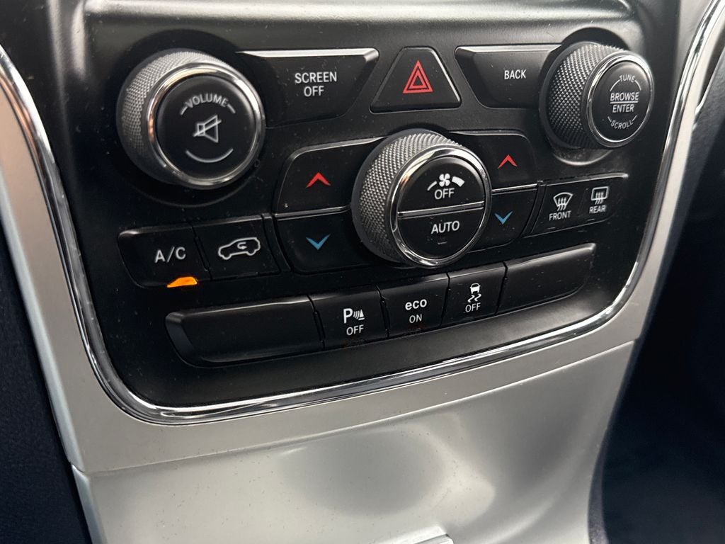 2014 Jeep Grand Cherokee Overland 4WD Near Milwaukee WI