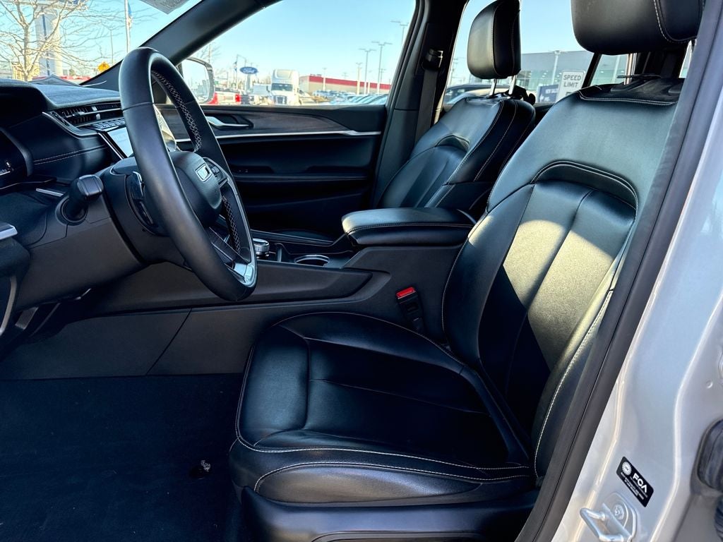 2024 Jeep Grand Cherokee Limited Blue Certified 4WD Near Milwaukee WI