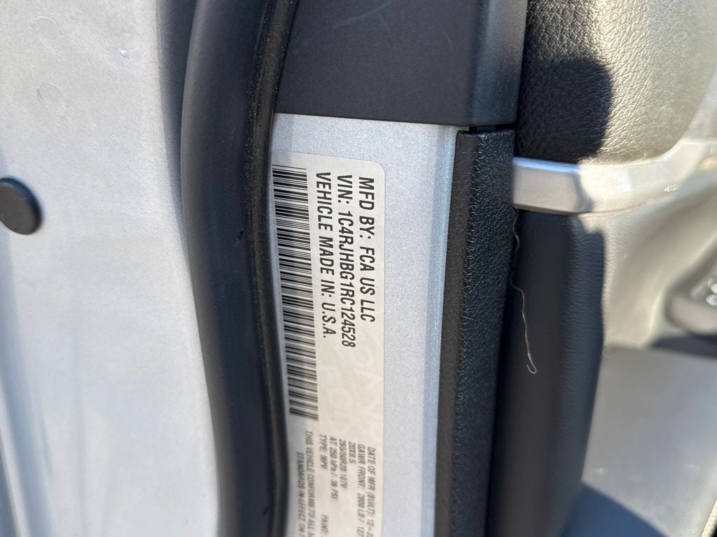 2024 Jeep Grand Cherokee Limited Blue Certified 4WD Near Milwaukee WI