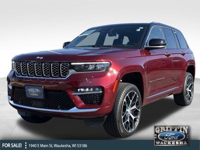 2023 Jeep Grand Cherokee Summit 4WD Near Milwaukee WI