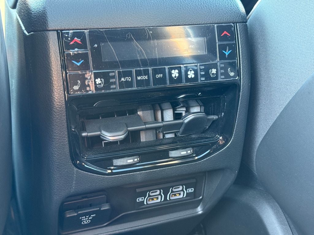 2023 Jeep Grand Cherokee Summit 4WD Near Milwaukee WI