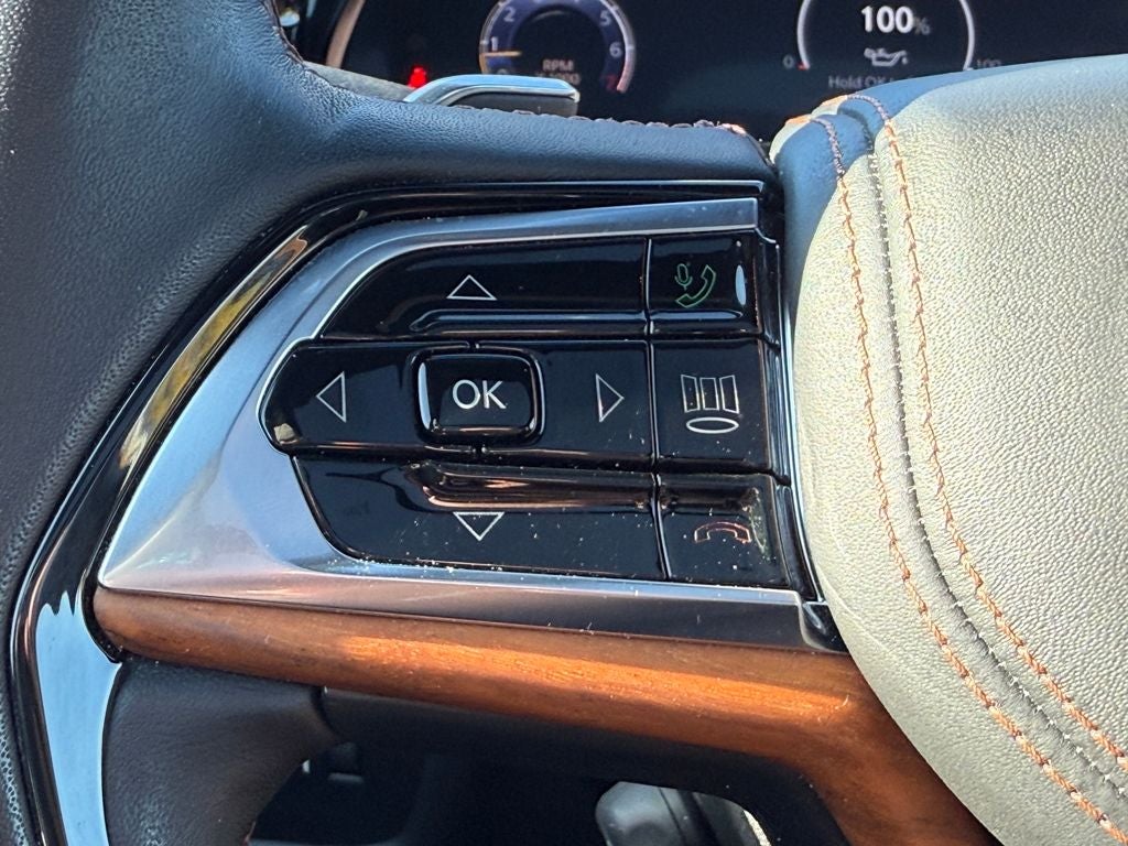 2023 Jeep Grand Cherokee Summit 4WD Near Milwaukee WI