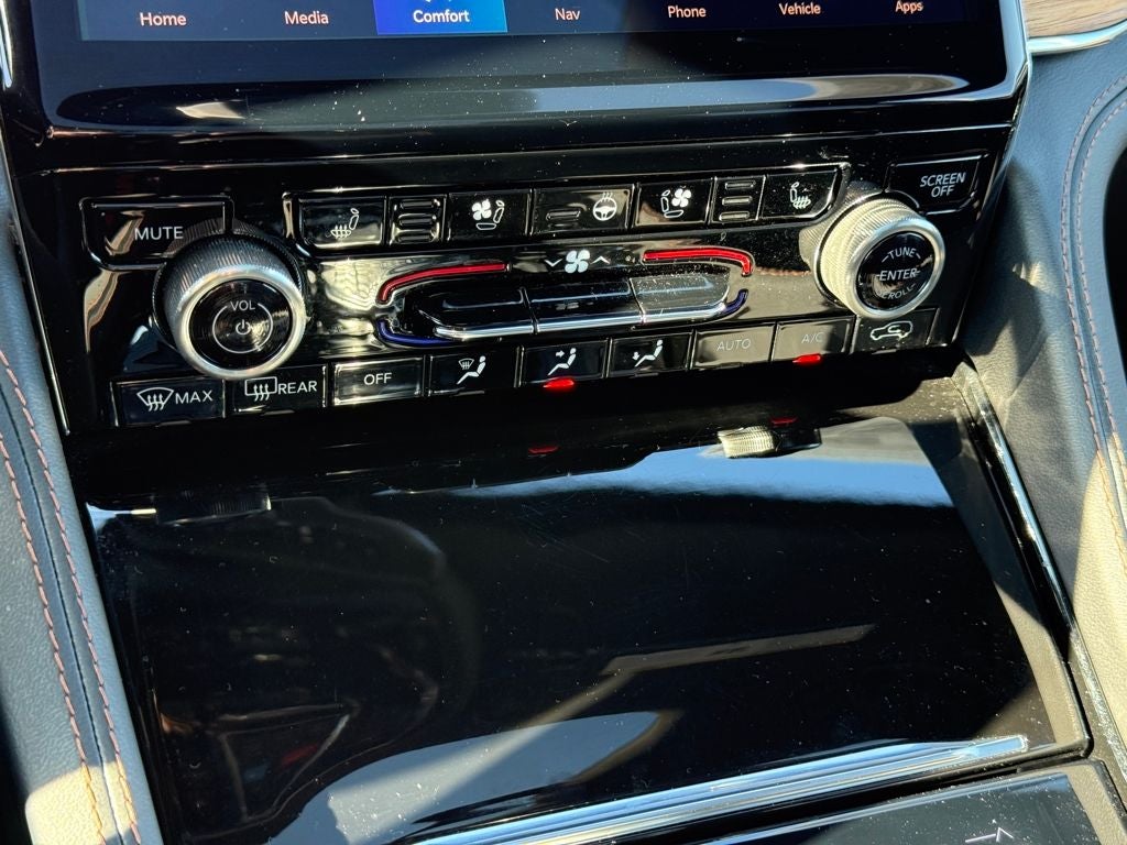 2023 Jeep Grand Cherokee Summit 4WD Near Milwaukee WI