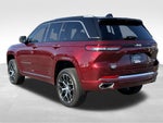 2023 Jeep Grand Cherokee Summit 4WD Near Milwaukee WI