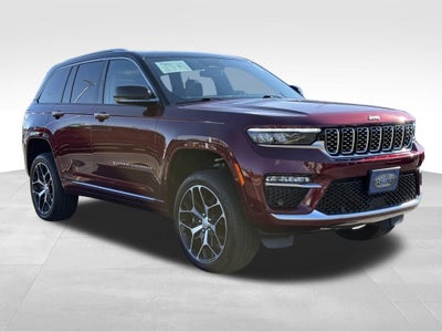 2023 Jeep Grand Cherokee Summit 4WD Near Milwaukee WI