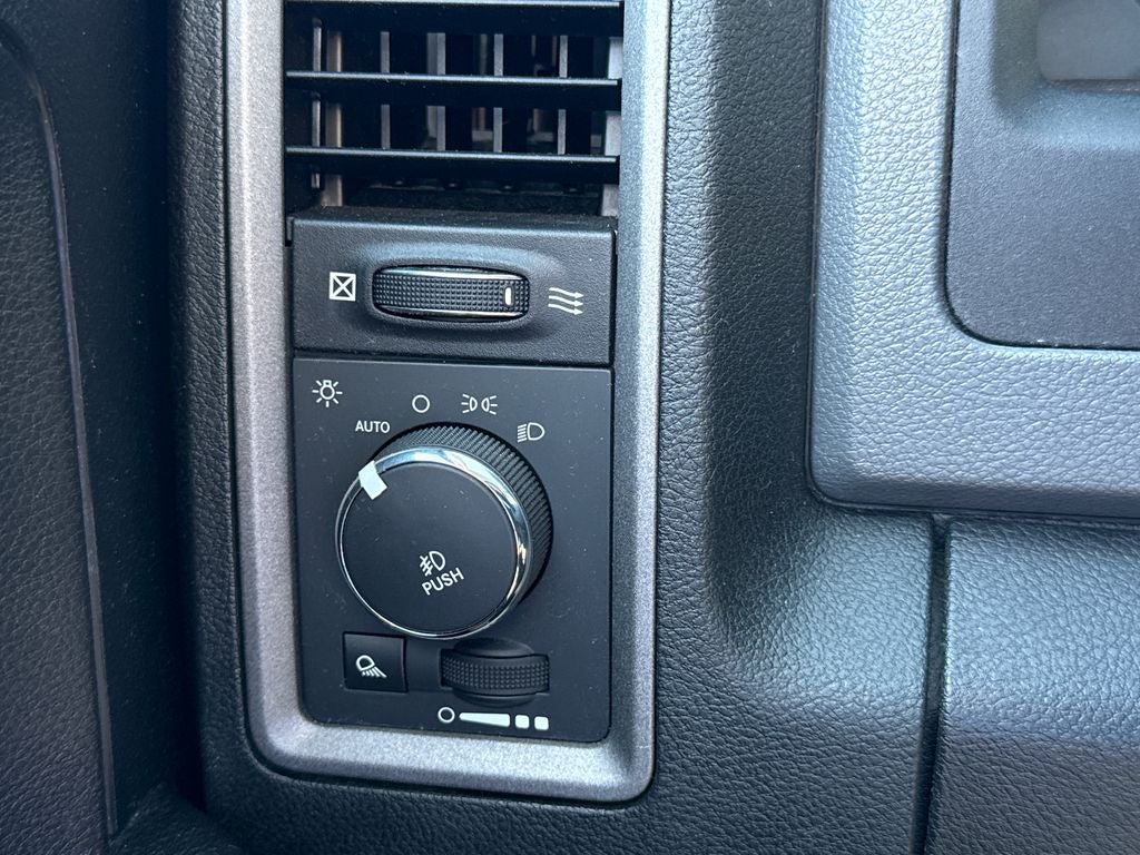 2014 RAM 1500 Express 4WD Near Milwaukee WI