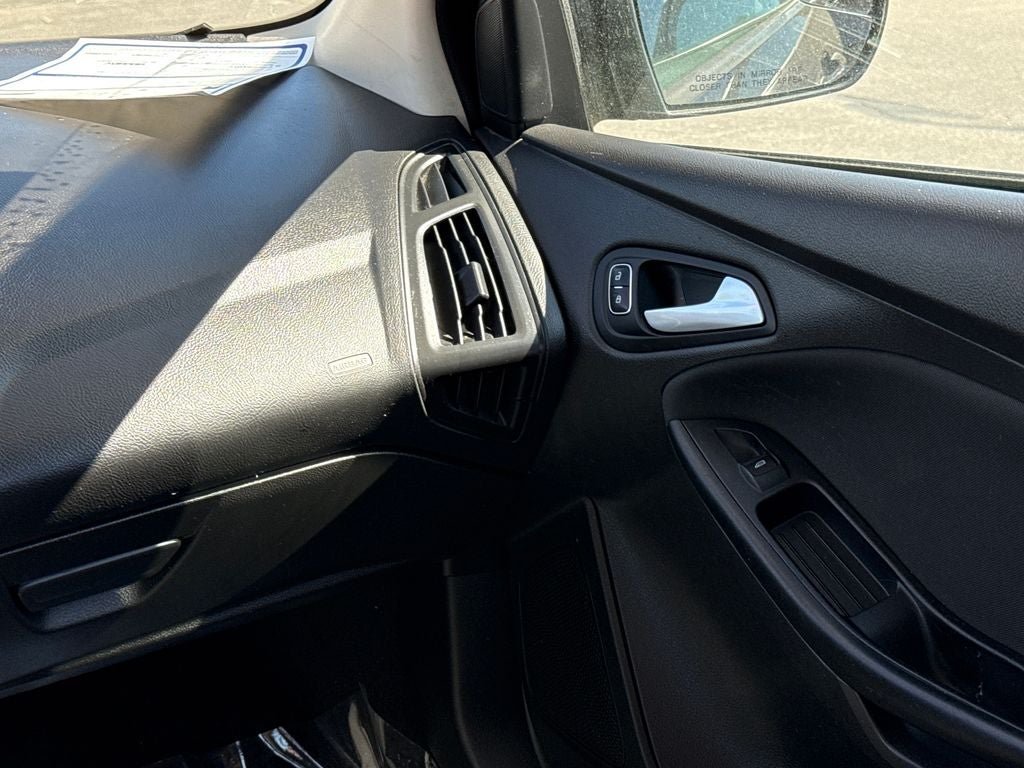 2017 Ford Focus SE Blue Certified Near Milwaukee WI