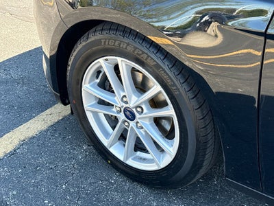 2017 Ford Focus SE Blue Certified Near Milwaukee WI