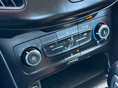 2017 Ford Focus SE Blue Certified Near Milwaukee WI
