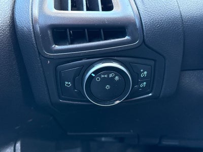 2017 Ford Focus SE Blue Certified Near Milwaukee WI