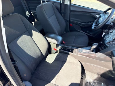 2017 Ford Focus SE Blue Certified Near Milwaukee WI
