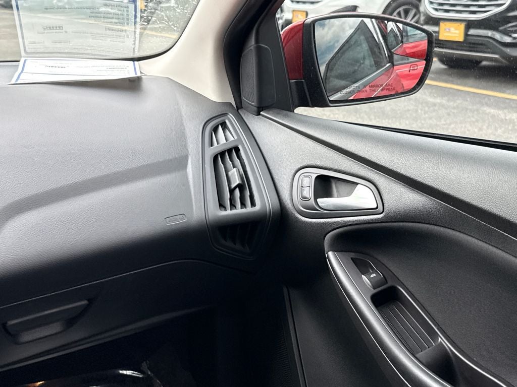 2018 Ford Focus SE Blue Certified Near Milwaukee WI