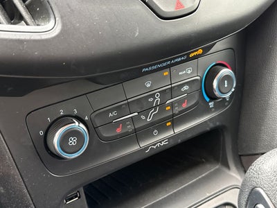 2018 Ford Focus SE Blue Certified Near Milwaukee WI