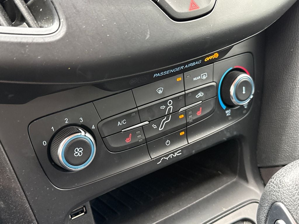 2018 Ford Focus SE Blue Certified Near Milwaukee WI