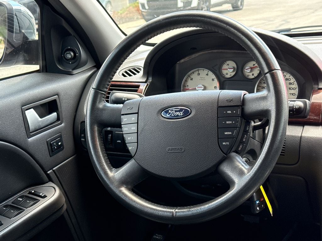 2005 Ford Five Hundred Limited Near Milwaukee WI
