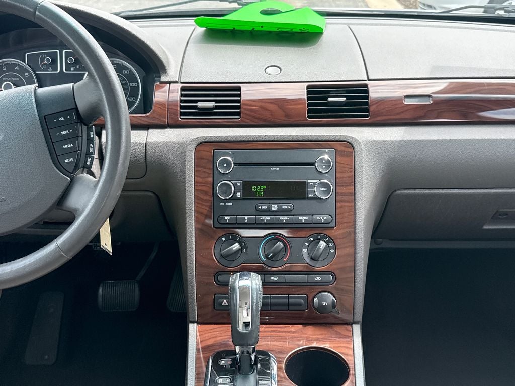 2008 Ford Taurus SEL Near Milwaukee WI