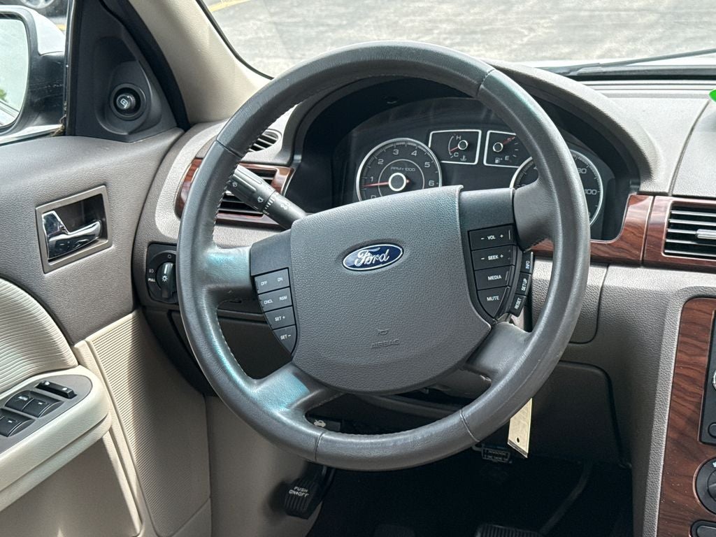 2008 Ford Taurus SEL Near Milwaukee WI