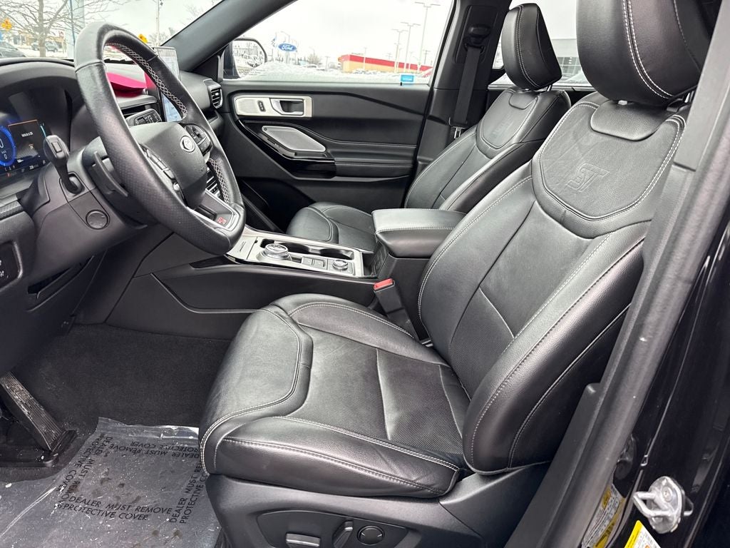 2023 Ford Explorer ST Certified 4WD Near Milwaukee WI