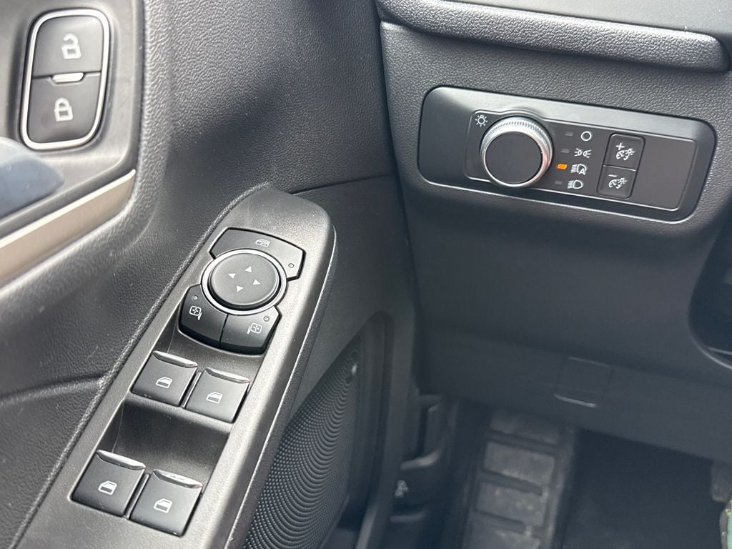 2021 Ford Escape SE Blue Certified AWD Near Milwaukee WI