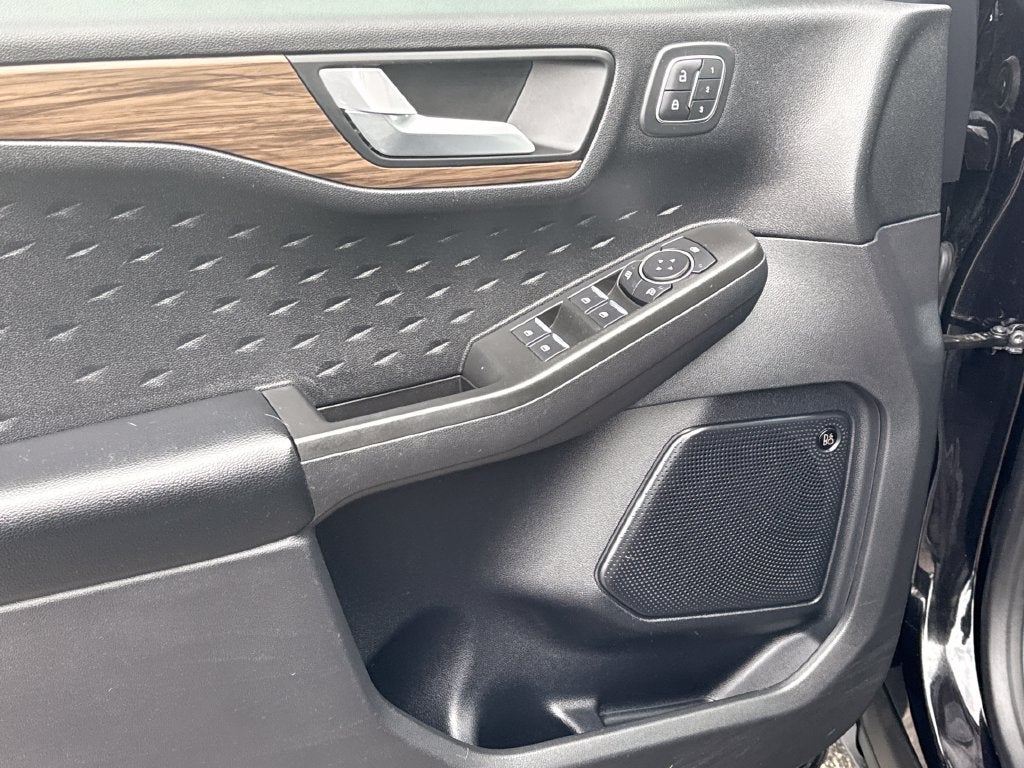 2020 Ford Escape Titanium FORD BLUE CERTIFIED