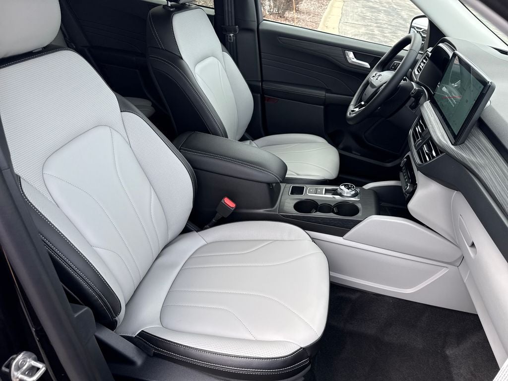 2026 Ford Escape Platinum