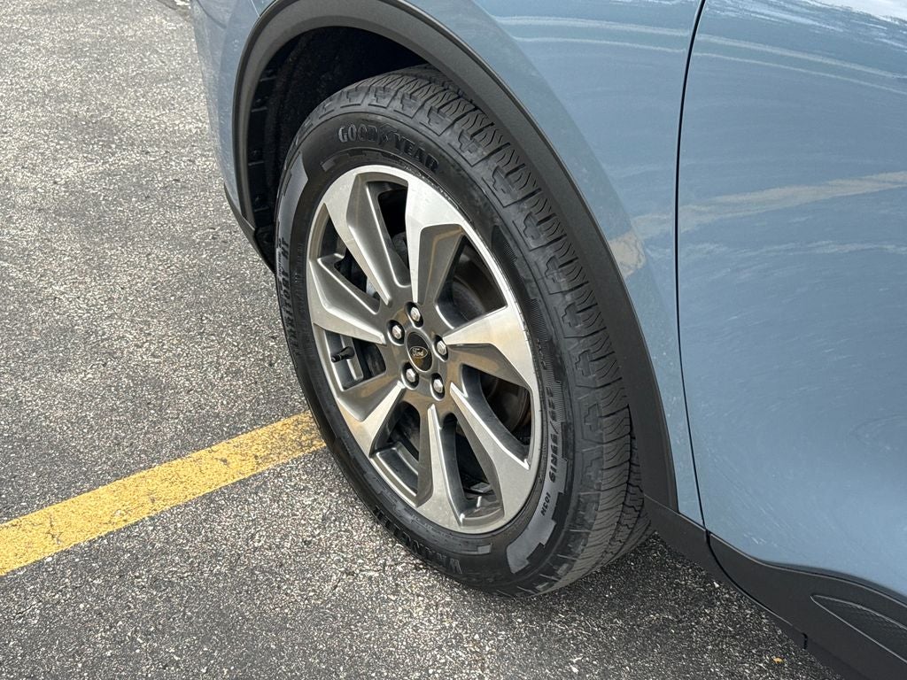 2025 Ford Escape Hybrid Platinum Certified AWD Near Milwaukee WI