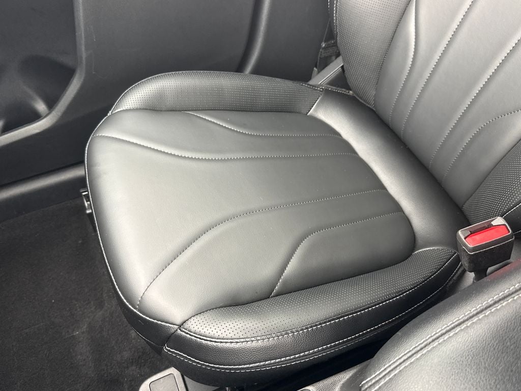 2025 Ford Escape Hybrid Platinum Certified AWD Near Milwaukee WI
