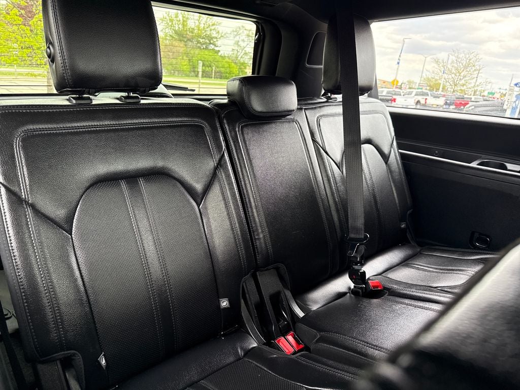 2021 Ford Expedition Max Limited 4WD Near Milwaukee WI