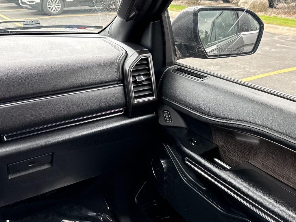 2021 Ford Expedition Max Limited 4WD Near Milwaukee WI