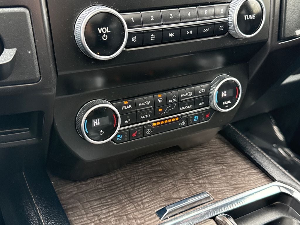 2021 Ford Expedition Max Limited 4WD Near Milwaukee WI