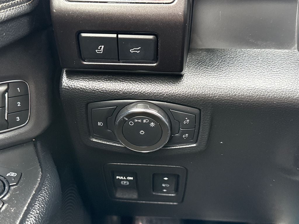 2021 Ford Expedition Max Limited 4WD Near Milwaukee WI