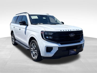 2025 Ford Expedition Active Certified 4WD Near Milwaukee WI