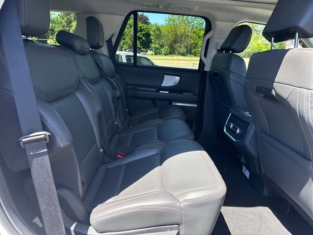 2025 Ford Expedition Active Certified 4WD Near Milwaukee WI