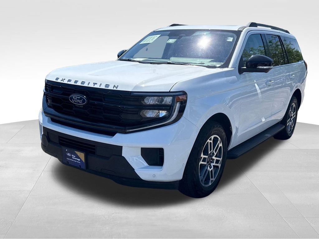 2025 Ford Expedition Active Certified 4WD Near Milwaukee WI