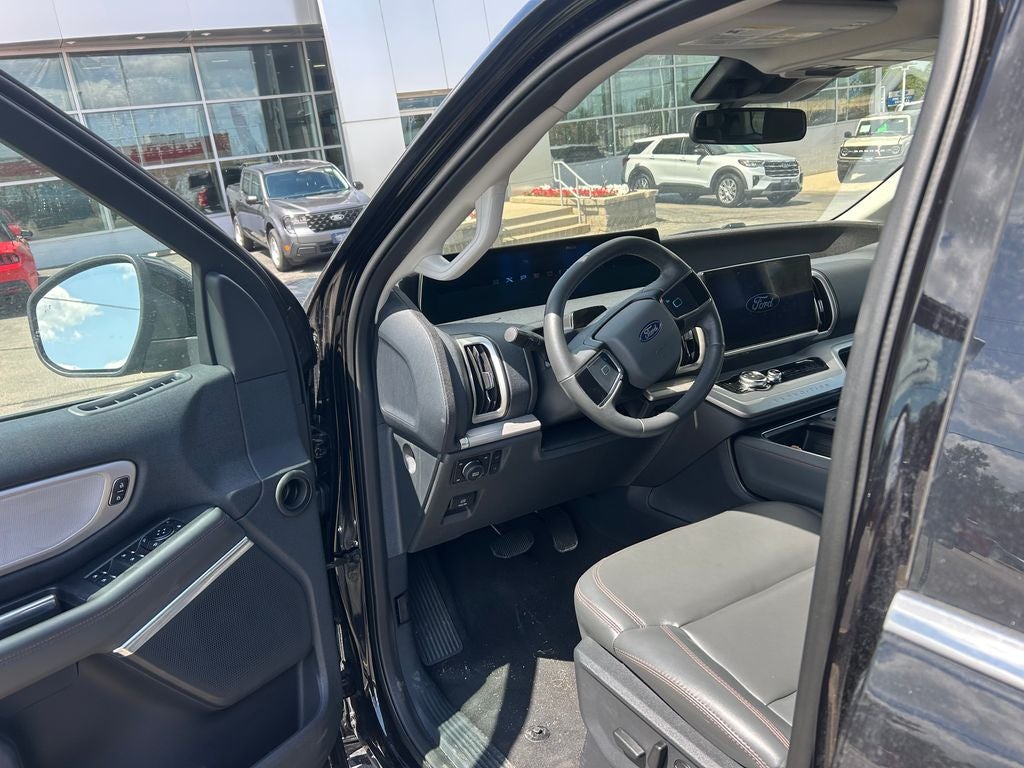 2025 Ford Expedition Active FORD GOLD CERTIFIED