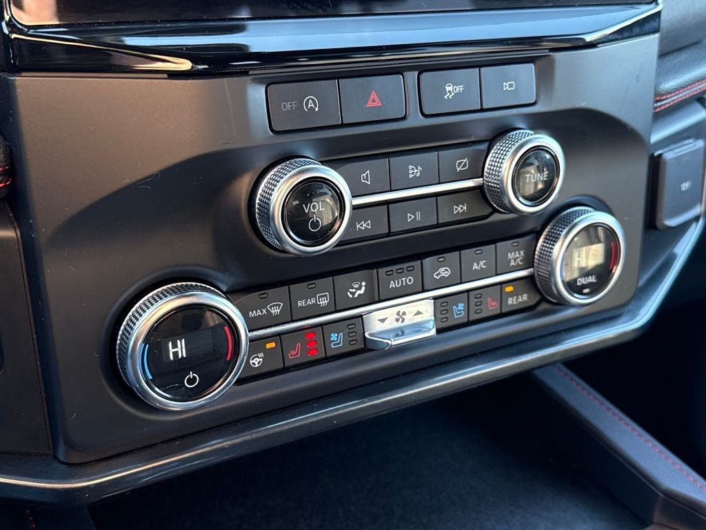 2022 Ford Expedition Limited Stealth Performance Certified 4WD Near Milwaukee W