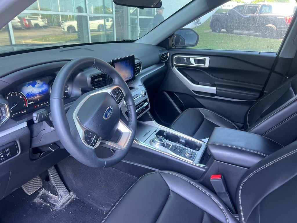 2024 Ford Explorer XLT Certified 4WD Near Milwaukee WI