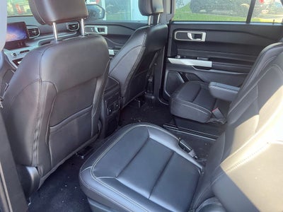2024 Ford Explorer XLT Certified 4WD Near Milwaukee WI