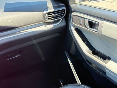2023 Ford Explorer XLT Certified 4WD Near Milwaukee WI