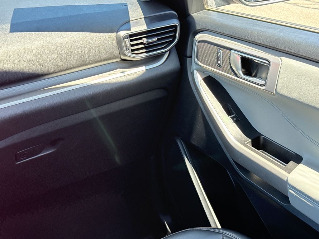 2023 Ford Explorer XLT Certified 4WD Near Milwaukee WI