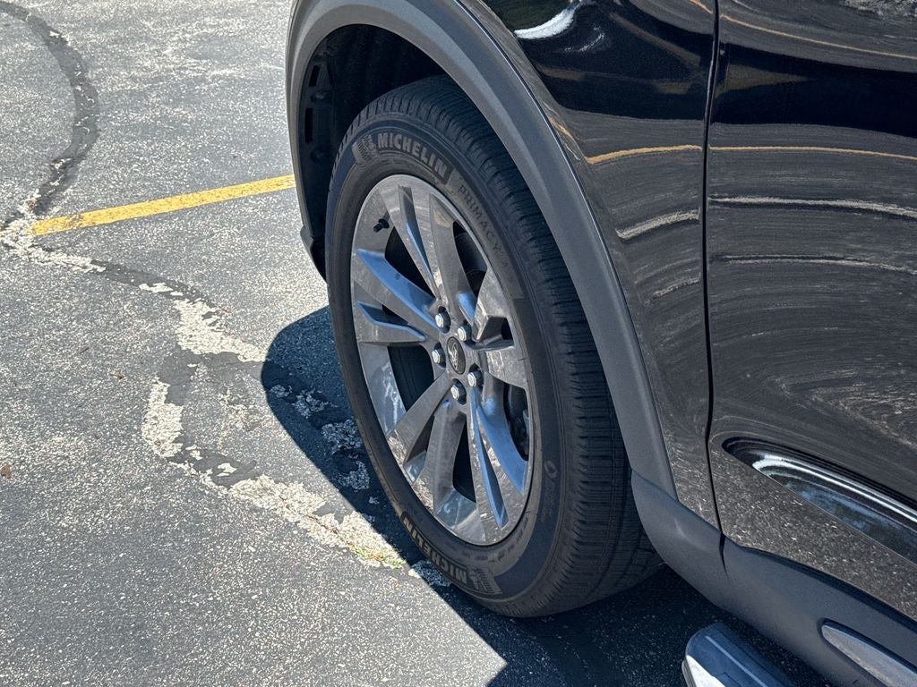 2023 Ford Explorer XLT Certified 4WD Near Milwaukee WI