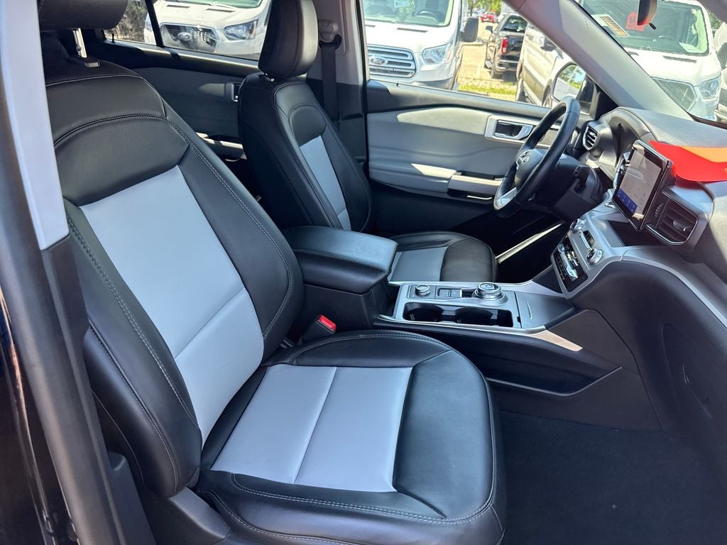 2023 Ford Explorer XLT Certified 4WD Near Milwaukee WI