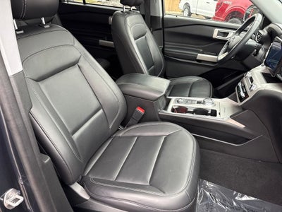 2023 Ford Explorer XLT Certified 4WD Near Milwaukee WI