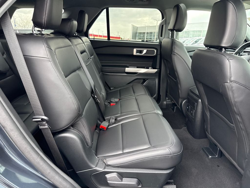 2024 Ford Explorer XLT Certified 4WD Near Milwaukee WI