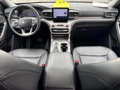 2024 Ford Explorer XLT Certified 4WD Near Milwaukee WI