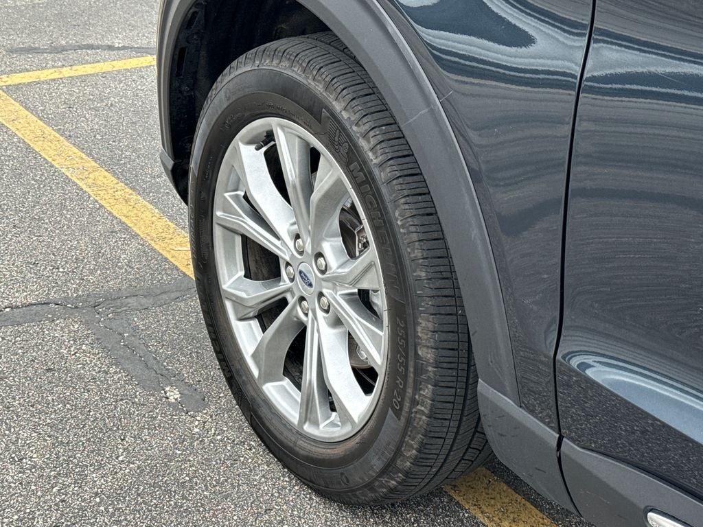 2024 Ford Explorer XLT Certified 4WD Near Milwaukee WI