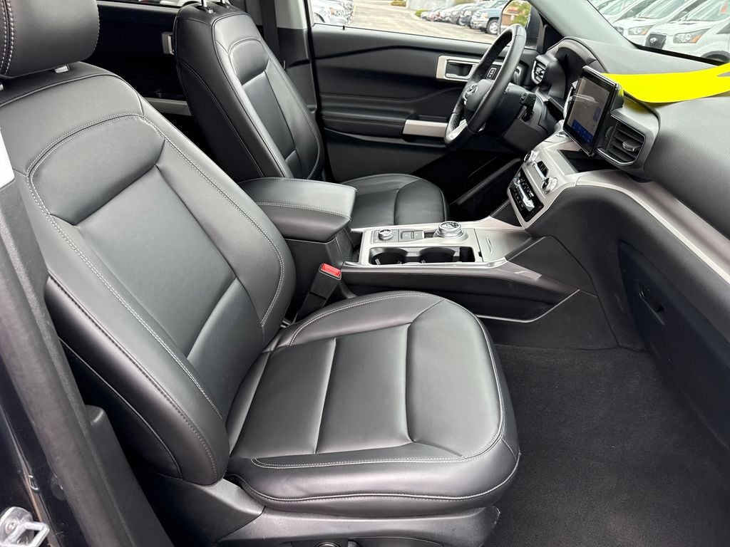 2024 Ford Explorer XLT Certified 4WD Near Milwaukee WI