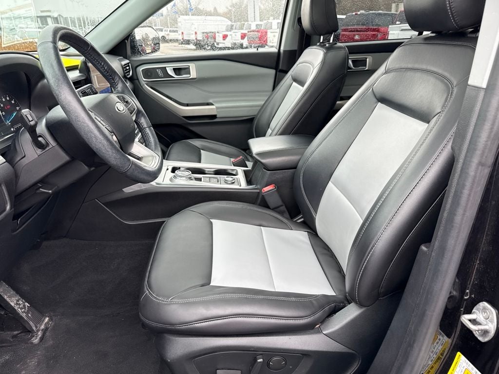 2022 Ford Explorer XLT Certified 4WD Near Milwaukee WI